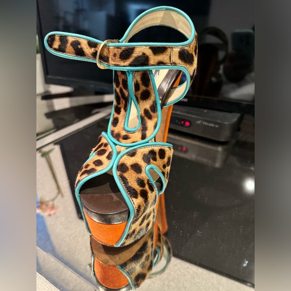 Brian Atwood Heels - size 37.5 - Picture 2 of 6